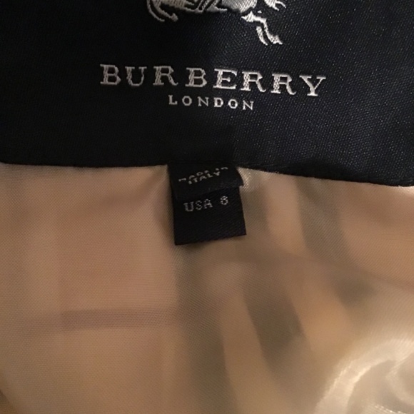 🔥Burberry, New condition, see photos, size 8, chest=21, length=34, sleeves=27 - Picture 9 of 14